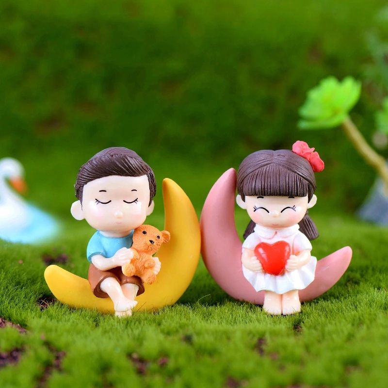 Cute Couple Miniature Figurines (Style 5)