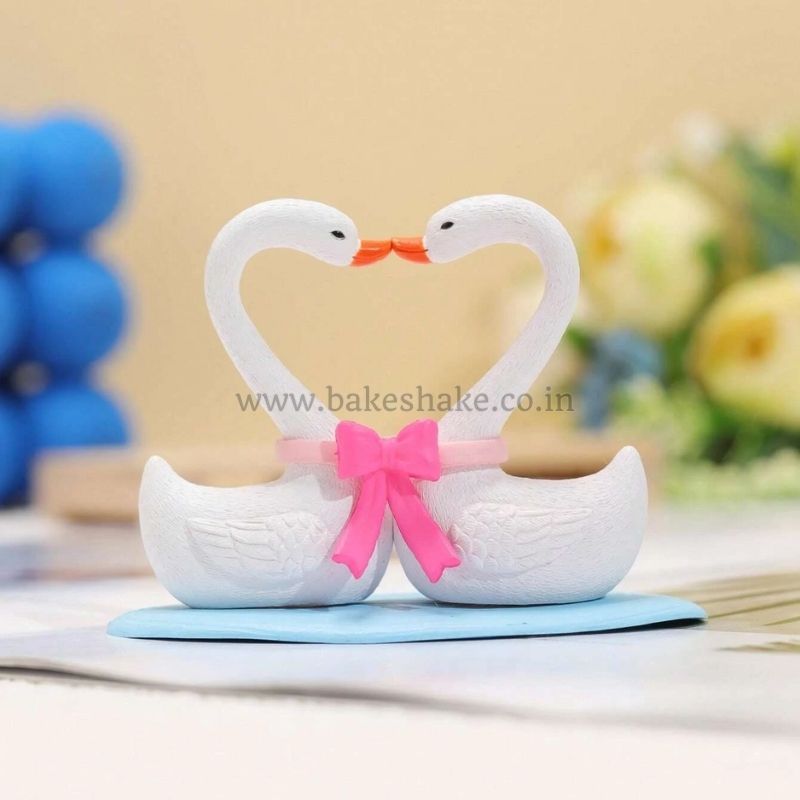 Amazon.com: CakedDrake Cake Topper Decor, Everday Favorites,Princess Swan  Layon for baby showers, baby birthdays and parties (2/PKG) : Grocery &  Gourmet Food